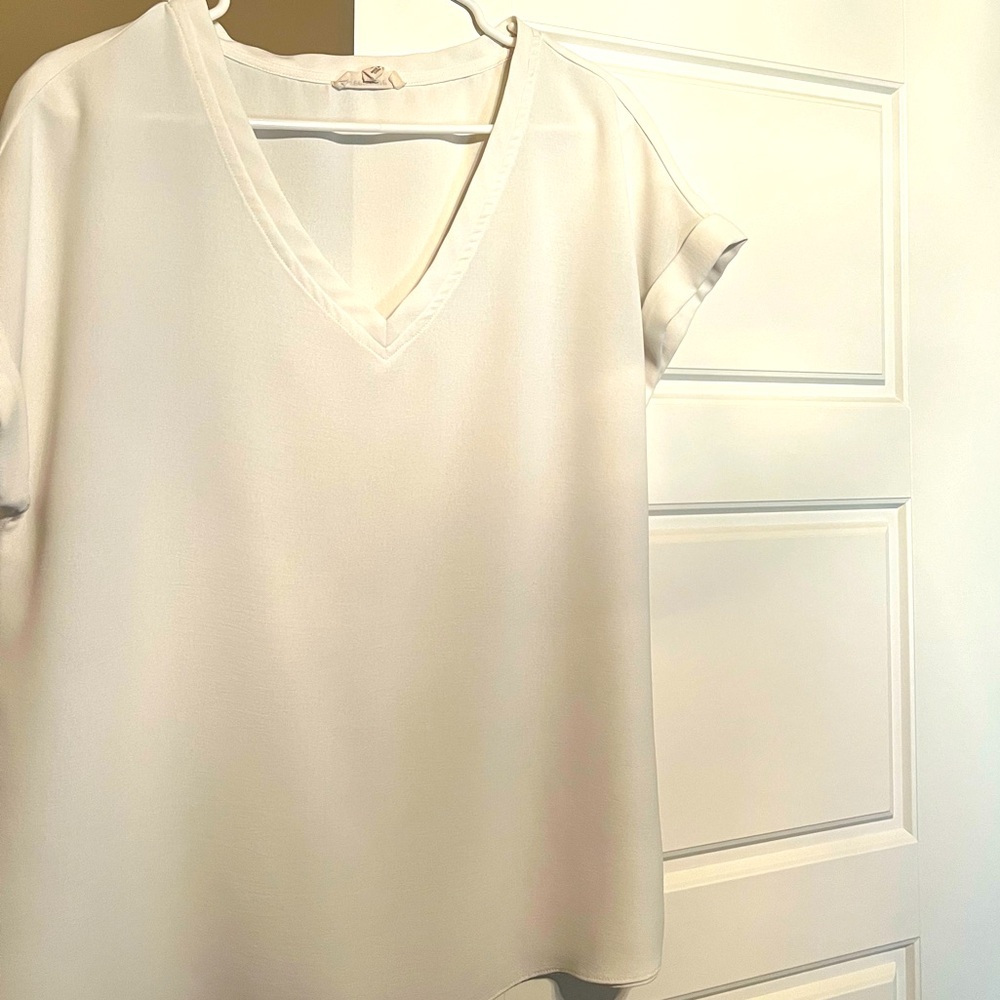 Eesome Basic White Tee